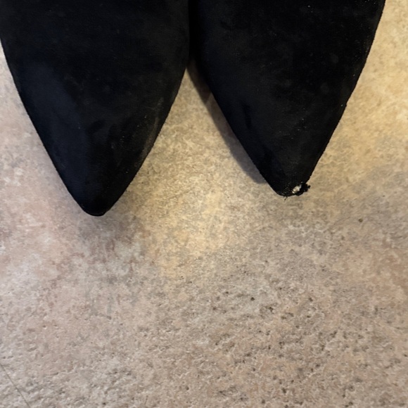 Elegant Black Ankle Boots - Picture 5 of 6